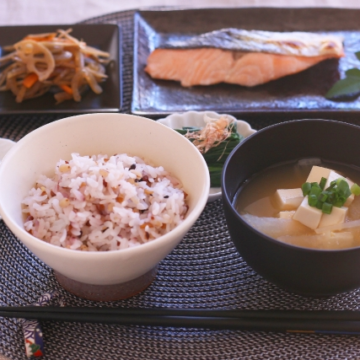 ご飯と一汁三菜～日本の伝統食で心身に優しい食生活を～